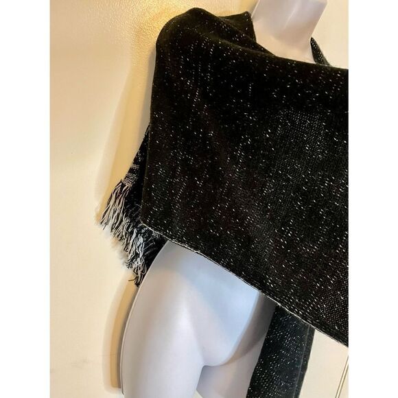 BCBGeneragtion poncho/shrug in black and grey NWT one size - Picture 9 of 11